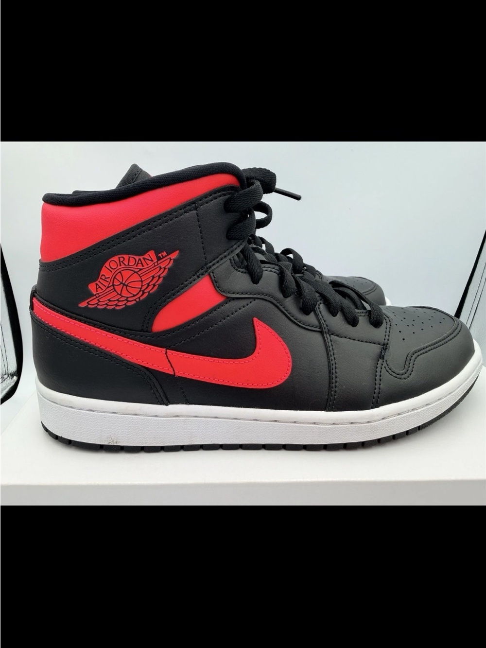 LIKE NEW Nike Air Jordan 1 Mid BQ6472-004  Sz 11.5W 9.5M EU44 w/Box